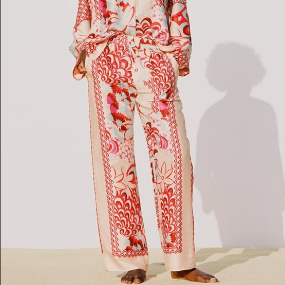 Zara flowy floral pants